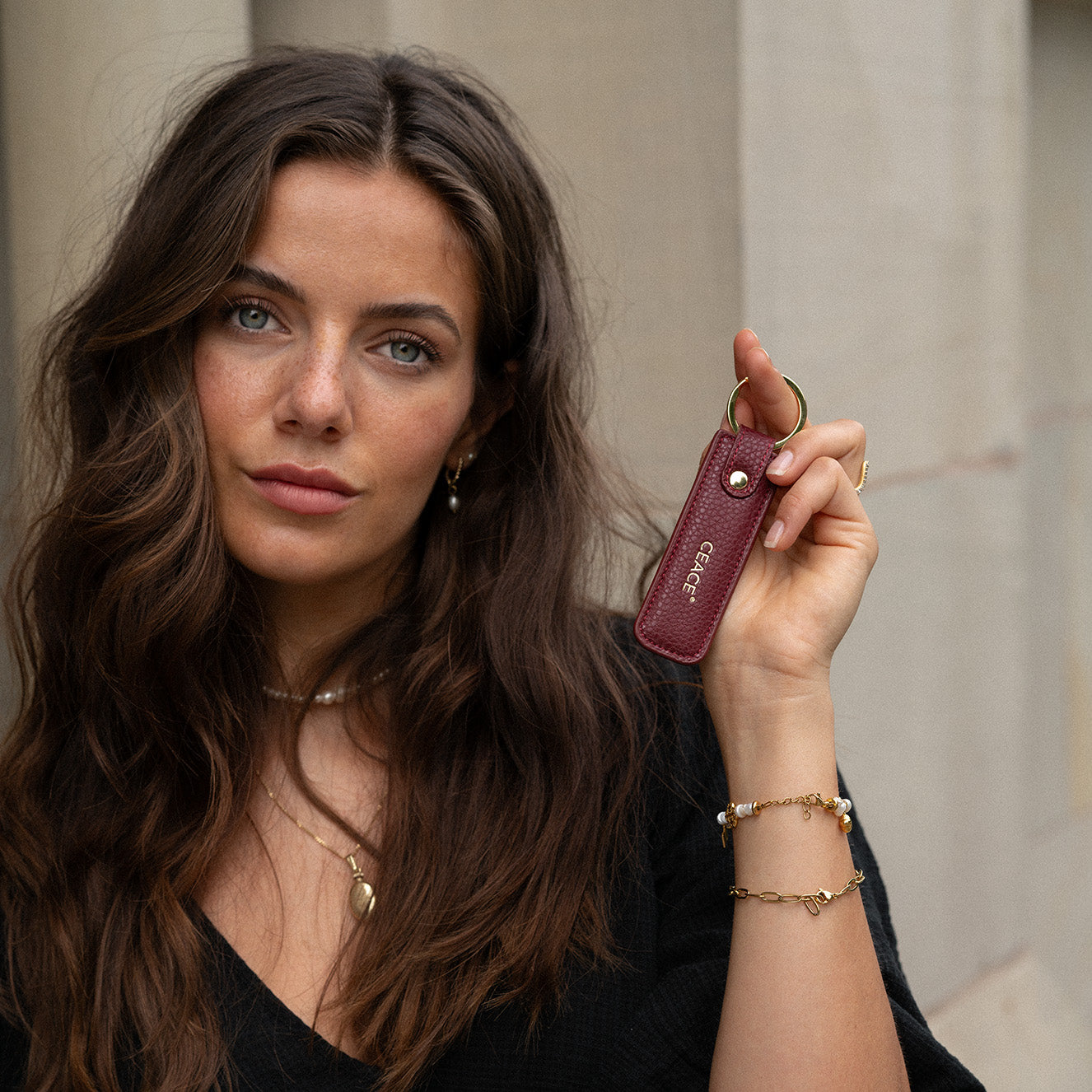 Veganer Cherry Red Schlüsselanhänger – Stilvolles und praktisches Accessoire, perfekt für deinen Schlüsselbund oder als Geschenk