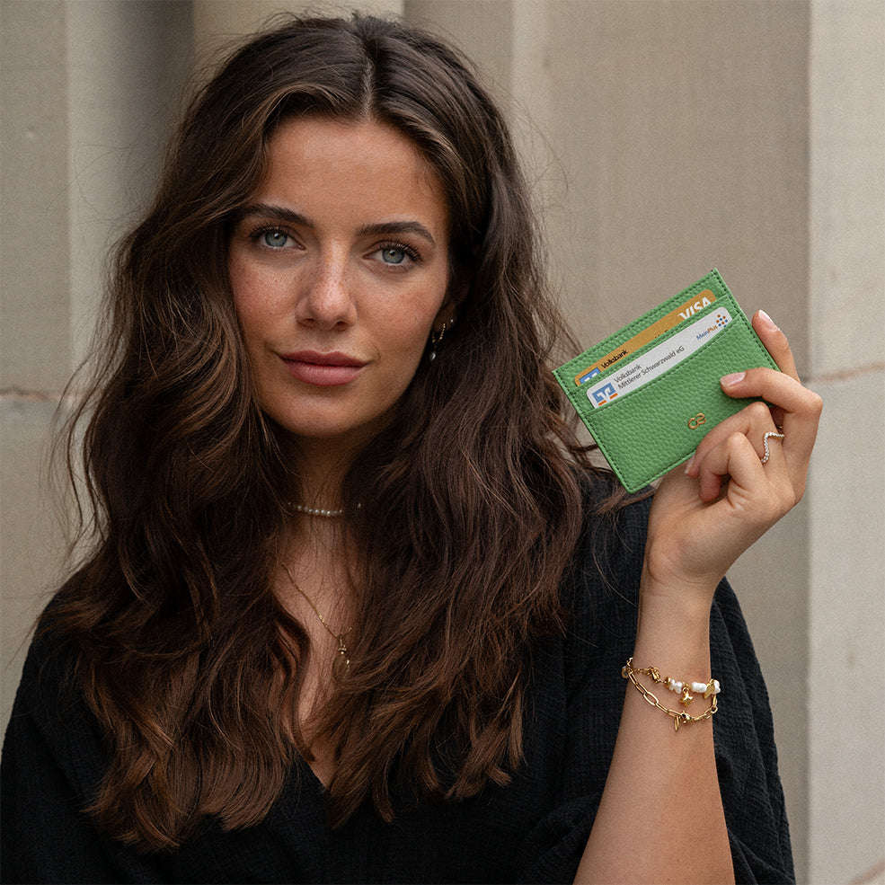 Veganer Mintgrüner Cardholder – Frisches und stilvolles Accessoire in modernem Design, perfekt für einen trendigen Look