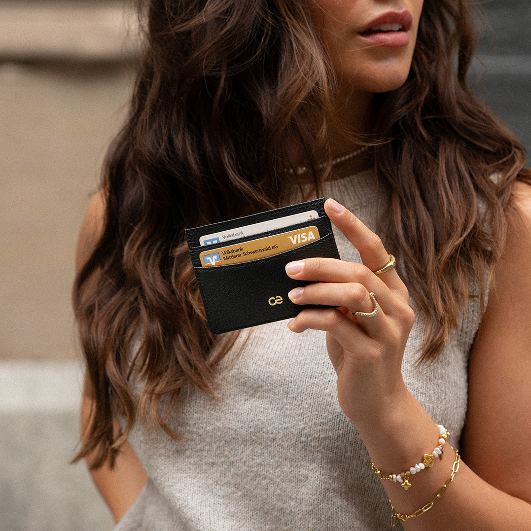 Veganer Schwarzer Cardholder – Stilvolles und nachhaltiges Accessoire in minimalistischem Design, perfekt für den modernen Lifestyle